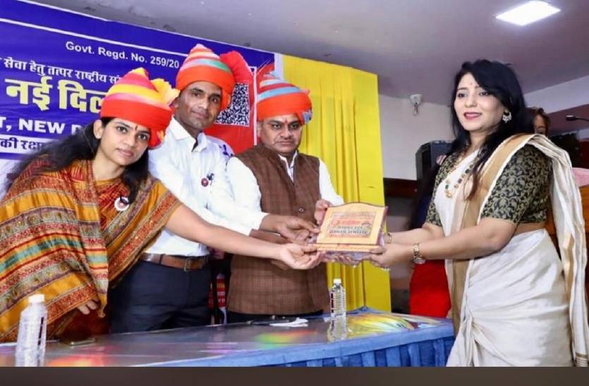 आज खुशियां बांट, खुद के टूटे हुए सपनों को जोड़ रही स्नेहा