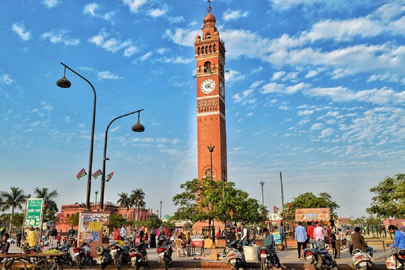 Clock Tower: लंदन की बिग बेन तर्ज पर बना है देश का सबसे ऊंचा घंटाघर, लखनऊ की शान में लगा रहा चार चांद