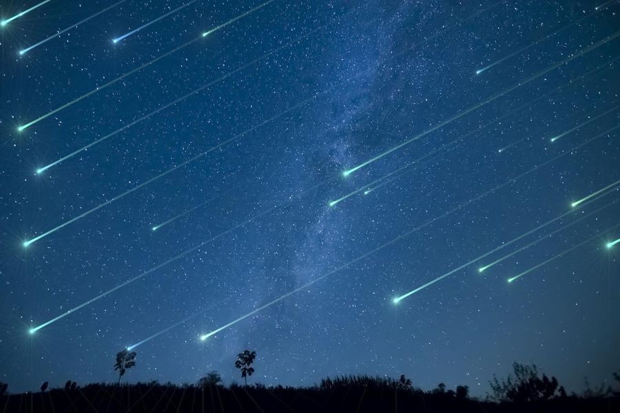 Earth: धूमकेतू के मलबे से गुजर रही है पृथ्वी, आसमां में देख सकते हैं उल्काओं की बौछार