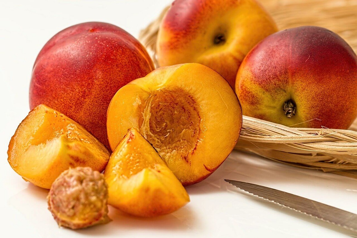 Peach Benefits: गर्मियों में आड़ू खाने के है अनगिनत फायदे, इम्यूनिटी बढ़ाने में होता है फायदेमंद