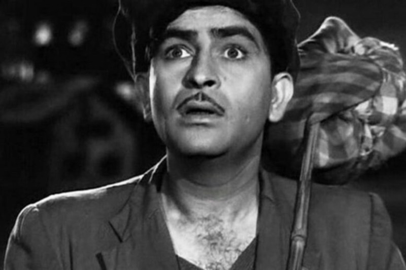 director kedar sharma slapped raj kapoor the sets due to this reason