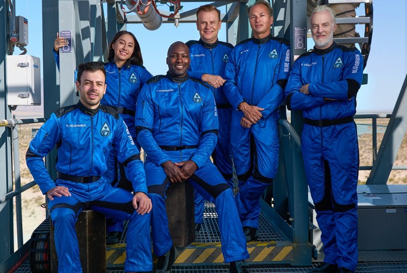 जेफ बेजोस की 'ब्लू ओरिजिन' ने 5वें स्पेस टूरिज्म मिशन को किया लॉन्च, 6 यात्रियों को अंतरिक्ष में भेजा