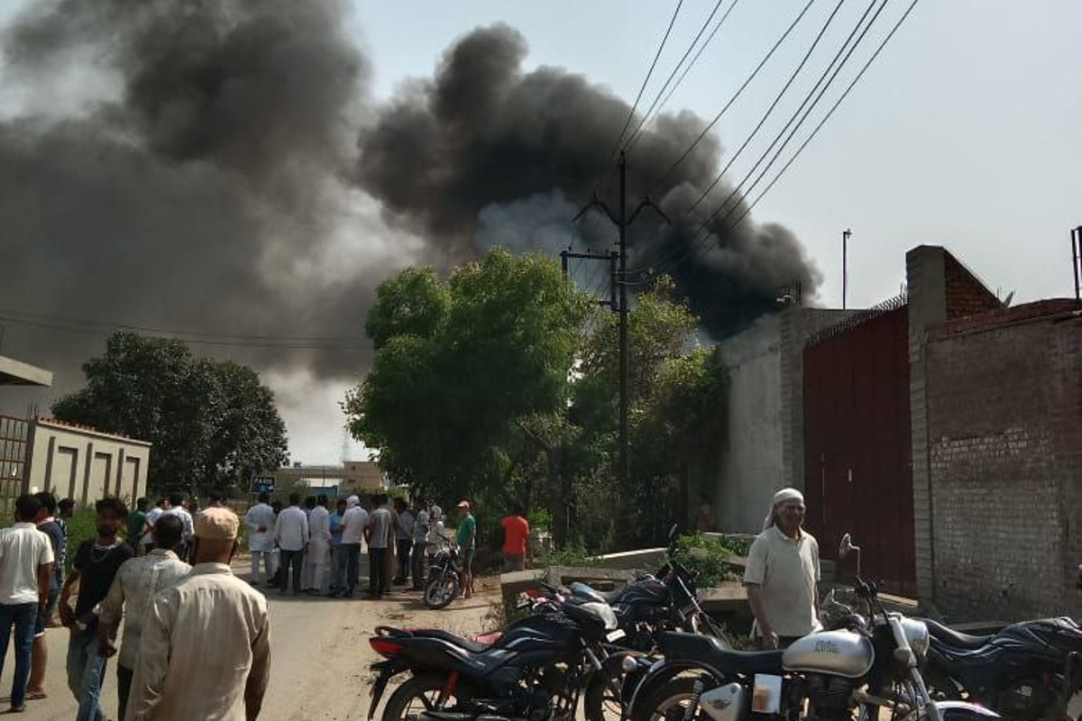 8-workers-died-due-to-boiler-blast-in-chemical-factory-of-hapur.jpg
