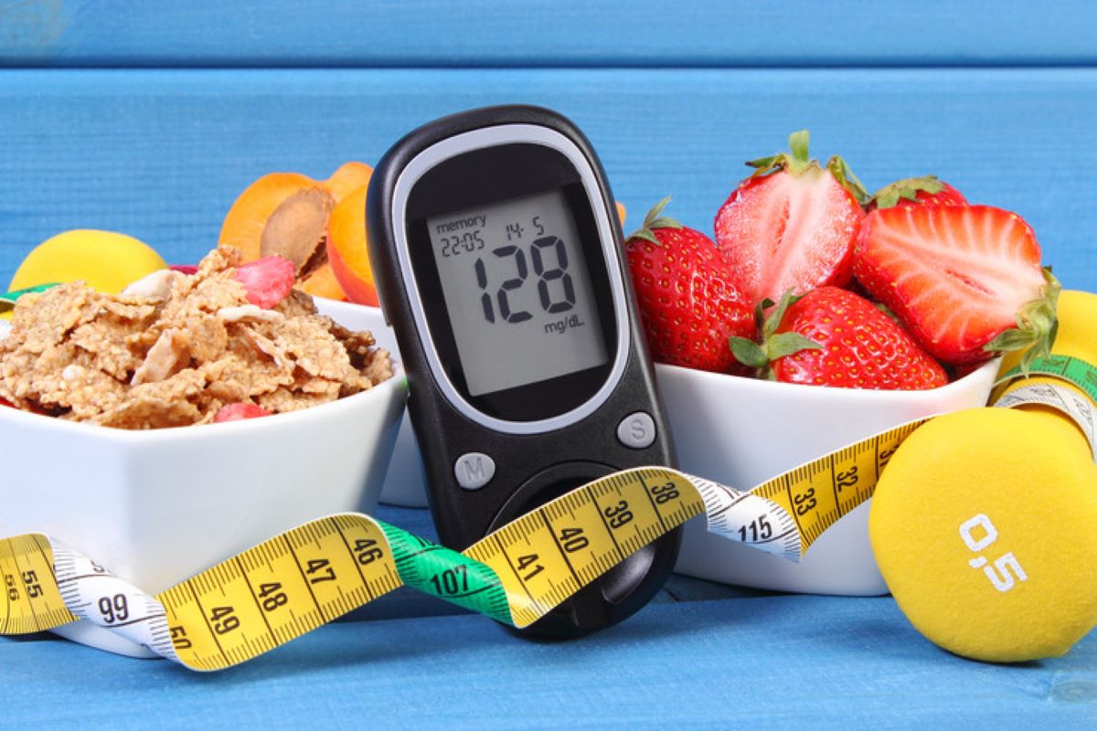 Diabetes in Hindi: शुगर की बीमारी में ऐसा होना चाहिए डिनर, जानें किन चीजों को रखें अपनी प्लेट से दूर