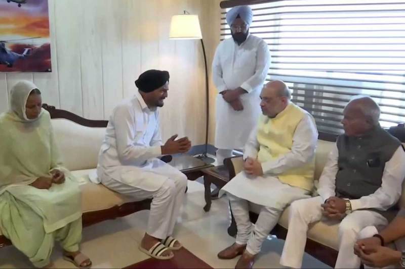 sidhu_moosawala_family_met_amit_shah.jpg