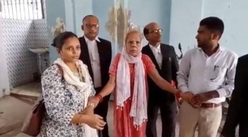 मुजफ्फरपुर सिविल कोर्ट पहुंची CBI द्वारा मृत घोषित महिला, कहा - 'हुजूर मैं जिंदा हूँ'