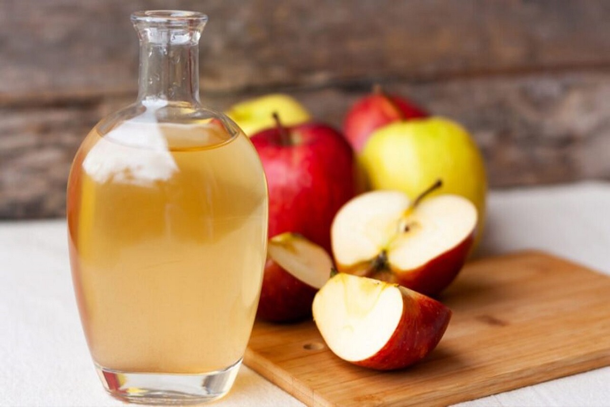 Apple Cider Vinegar Benefits: वजन कम करने से लेकर डायबिटीज को कंट्रोल करने में फायदेमंद होता है, सेब का सिरका