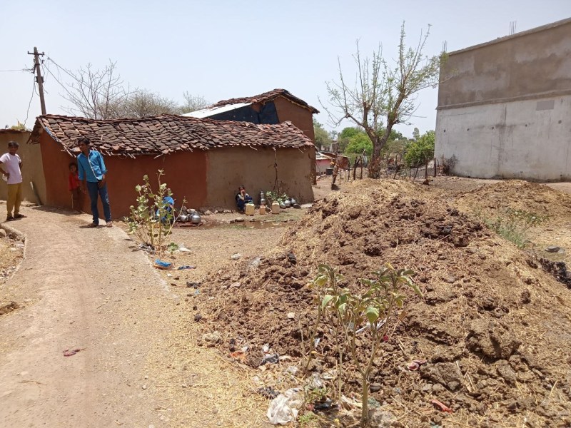 हरिपुर गांव जहां फुटवियर डिजाइन एण्ड डवलपमेन्ट इंस्टीट्यूट है लेकिन 12 वीं तक स्कूल नहीं