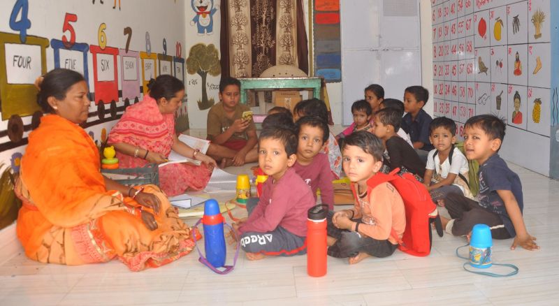 22 हजार आंगनबाडिय़ों में नहीं पानी का कनेक्शन, घर से बोतल भरकर लाते है बच्चे