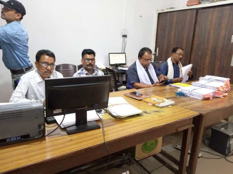 त्रिस्तरीय पंचायत चुनाव में नामांकन पत्रों की संवीक्षा