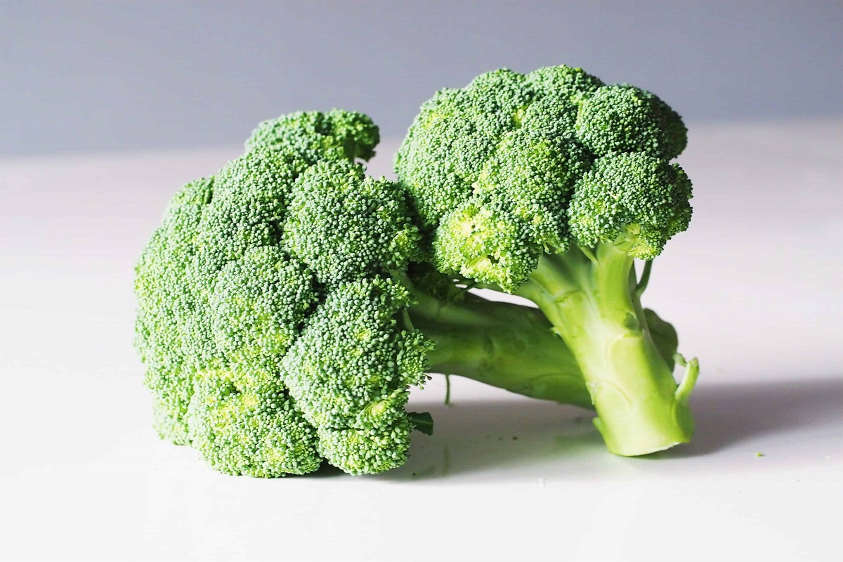 Broccoli Benefits: ब्रोकली का सेवन करने से मिलते हैं कई फायदे, कई समस्याओं को दूर करने में होता है मददगार