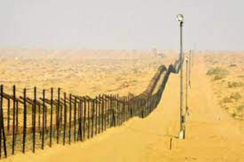 भारत-पाक सीमा से लगती हुई 5 किमी सीमा क्षेत्र निवासियों के रात्रि में प्रवेश व भ्रमण पर रोक