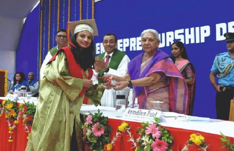 EDII convocation : उद्यमिता को करियर विकल्प के रूप में बढ़ावा देने की जरूरत: आनंदीबेन पटेल