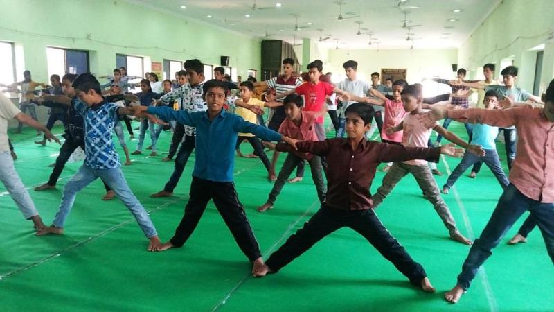 सर्वागीण विकास के लिए संस्कारी गुणों का होना आवश्यक