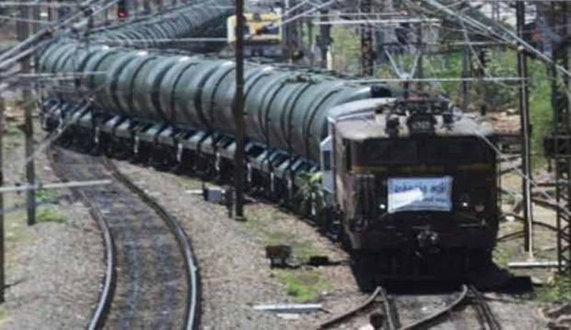 WATER TRAIN: इस जिले को 32 करोड़ लीटर पानी की सप्लाई, रेलवे को हुई 4.93 करोड की आय
