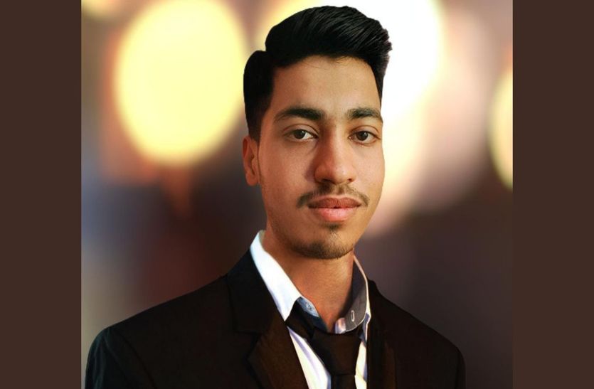 टेक ब्लॉग में तकनीकी ज्ञान देते Amresh Mishra