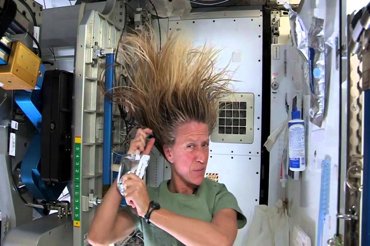 How To Wash Hairs In Space NASA Viral Video