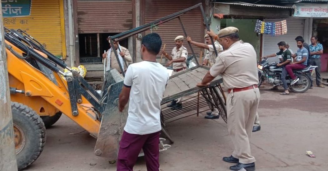 एक दर्जन से अधिक ठेले-गाड़े जब्त, अतिक्रमण ध्वस्त