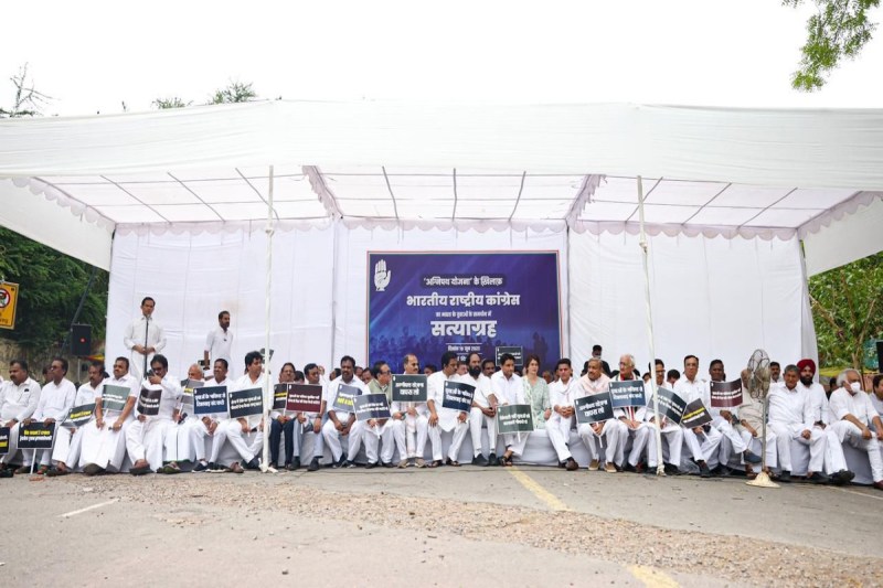 congress-s-satyagraha-in-delhi-s-jantar-mantar-over-agneepath-scheme.jpg