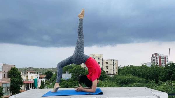 World Yoga Day:  छूना है आसमान 