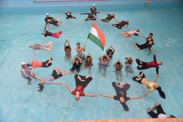  World Yoga Day:  वाटर योगा 