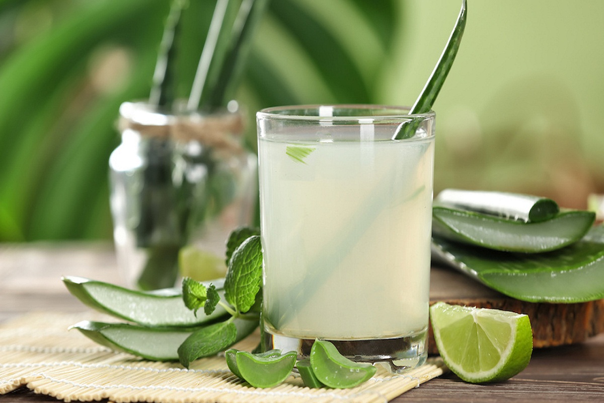 Aloe Vera Juice Side Effects: जरूरत से ज्यादा एलोवेरा जूस पीना सेहत के लिए हो सकता है नुकसानदायक, जानें इसके साइड इफेक्ट्स