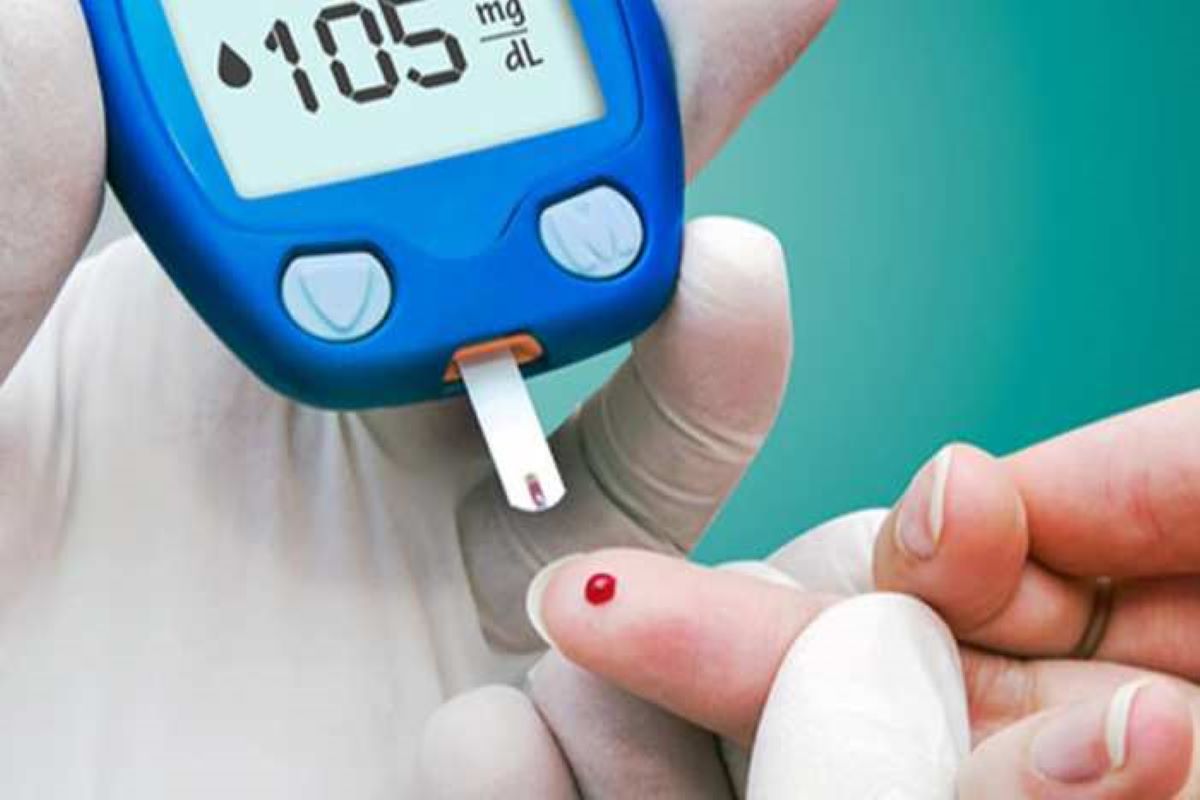 Health Tips: डायबिटीज से हो रही शरीर की कमजोरी को दूर करने के लिए करें इन चीजों का सेवन