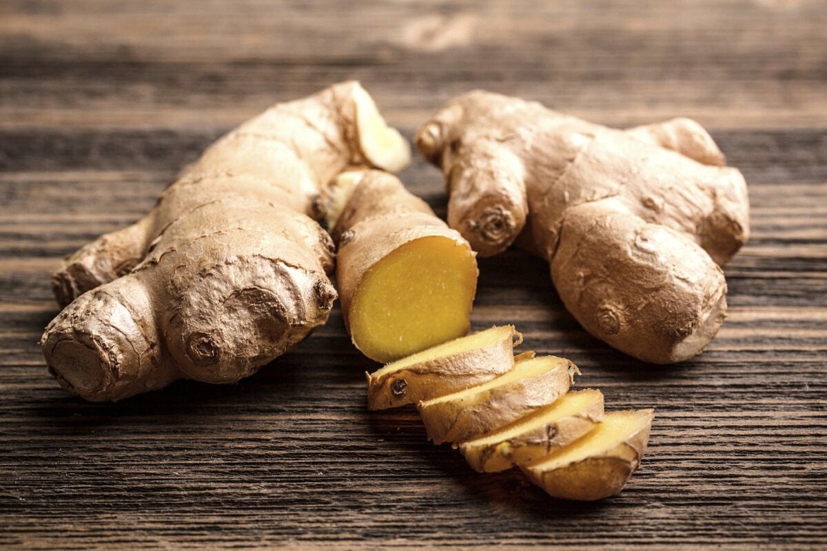 Ginger Side Effects: अधिक मात्रा में अदरक का सेवन करना सेहत को पहुंचा सकता है नुकसान, जाने इसके साइड इफेक्ट्स