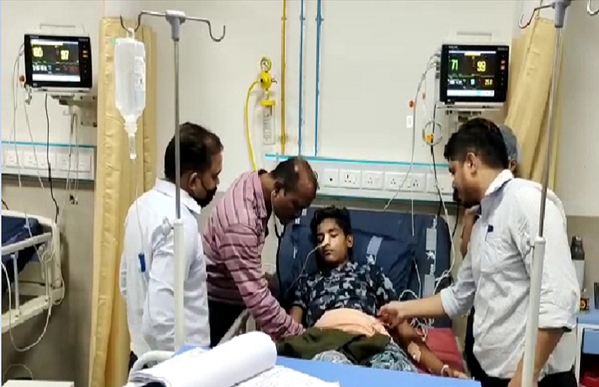 Gujarat Medical Success : चिकित्सकों ने सर्जरी कर बड़ी आंत को अन्ननली में बदला