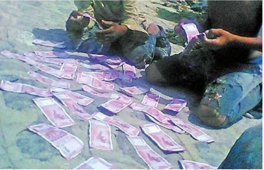 Gujarat Viral News : वडोदरा के कमलानगर तालाब से 2000 के नोटों के बंडल मिले