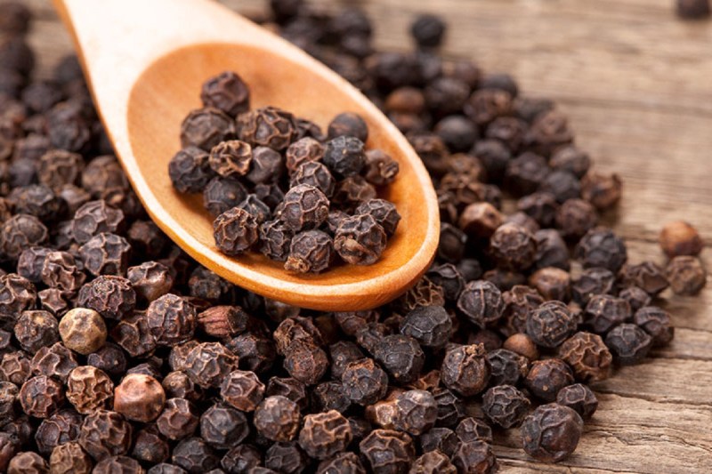 Black Pepper Benefits: काली मिर्च इम्यूनिटी बढ़ाने से लेकर तनाव को दूर करने में करता है मदद, जानें इसके अन्य फायदे