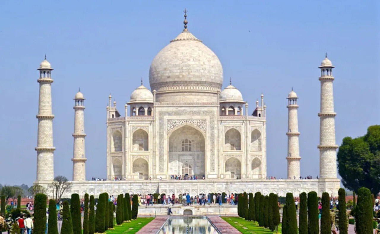 Question on security of Taj Mahal Officers not Answer on Viral Video 