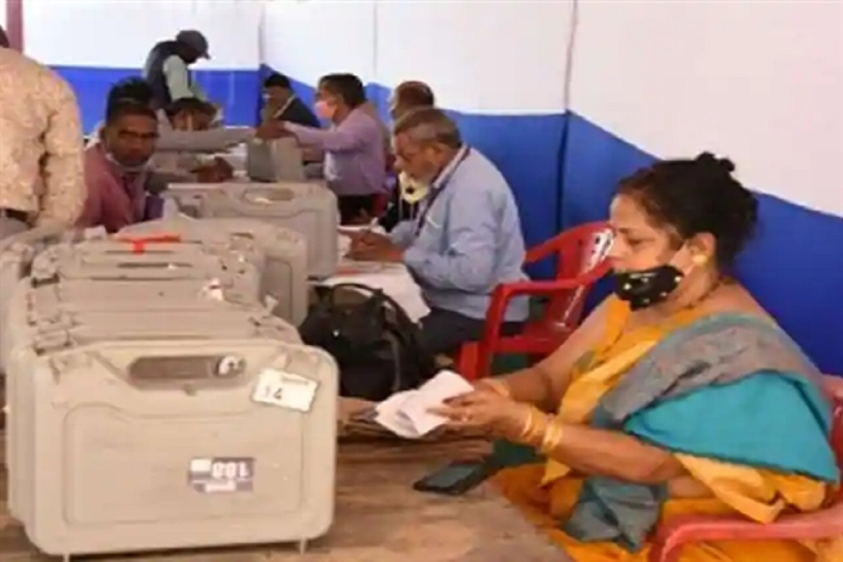 Lok Sabha By-Election Result: रामपुर और आजमगढ़ में फैसले की घड़ी आज, शुरू हुई वोटों की गिनती