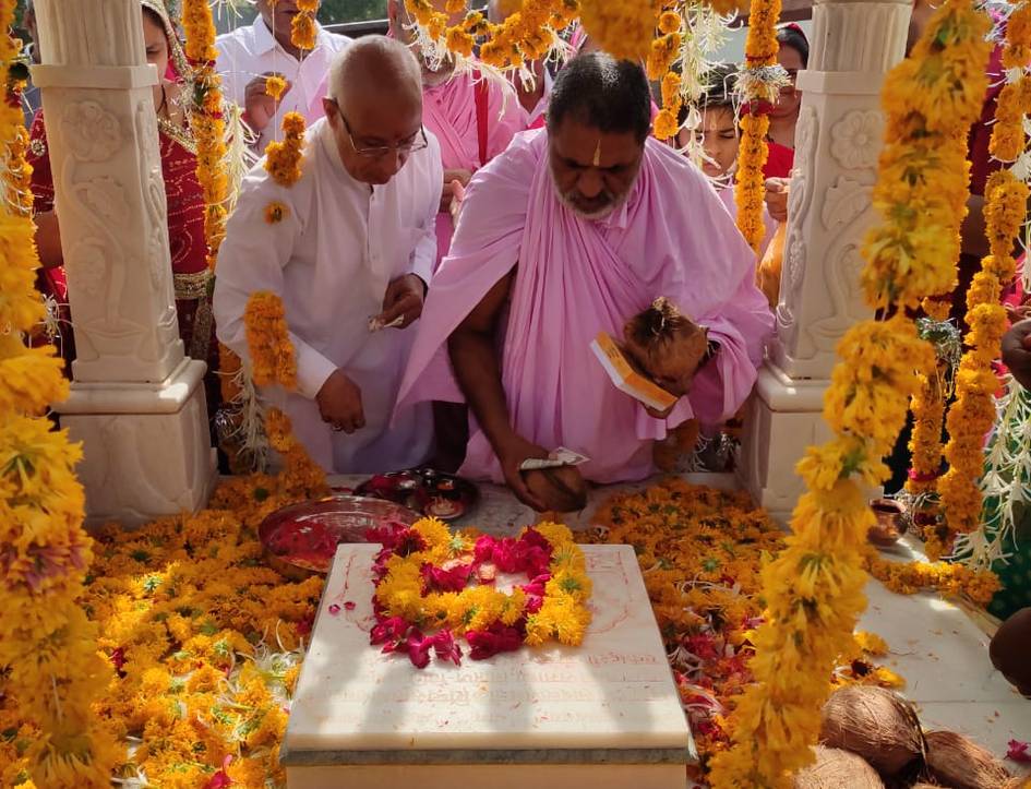 Devotees reached abroad in Nirvana Festival रामद्वारा में संत रामदास के निर्वाण महोत्सव में देश विदेश पहुंचे श्रद्धालु