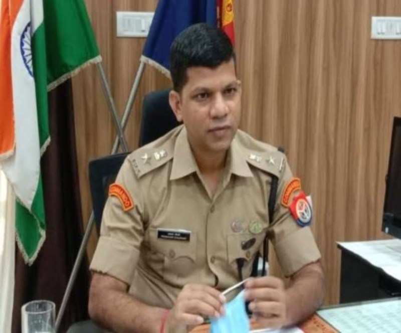Meerut SSP Transfer : कई बीजेपी नेता और मंत्री के निशाने पर थे एसएसपी प्रभाकर चौधरी, चुनाव से पहले थी हटाने की मांग