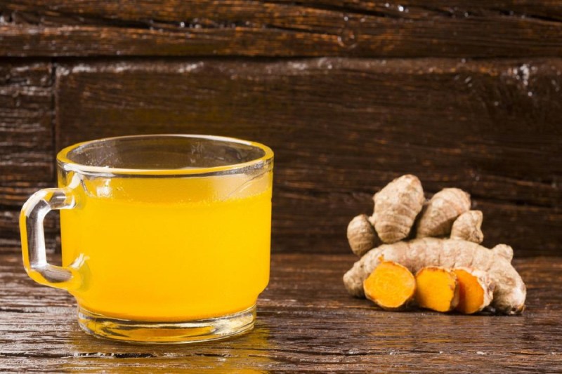 Turmeric Water Benefits: सुबह खाली पेट हल्दी वाला पानी पीने के हैं कमाल के फायदे, कई बीमारियों के लिए है रामबाण