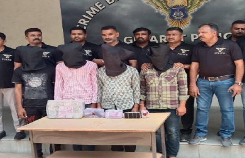 Ahmedabad: आंगडिय़ा पेढ़ी से 54 लाख लूटने के 4 आरोपी बाड़मेर से गिरफ्तार