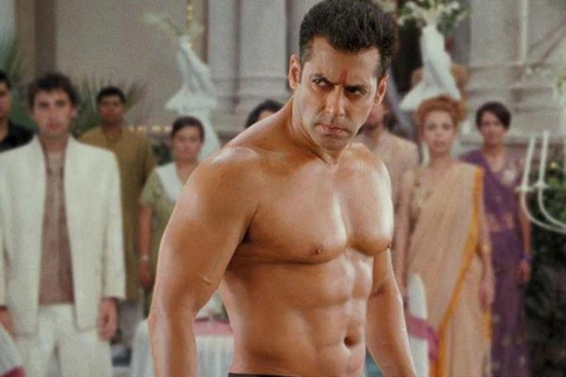 तो इस वजह से अपनी फिल्मों में शर्ट उतारते हैं Salman Khan