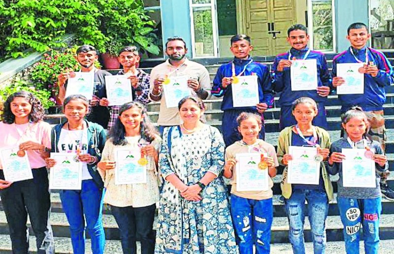 पोंड की लड़कियों ने माउंट आबू में 4 मेडल जीतकर अंचल का नाम किया रोशन