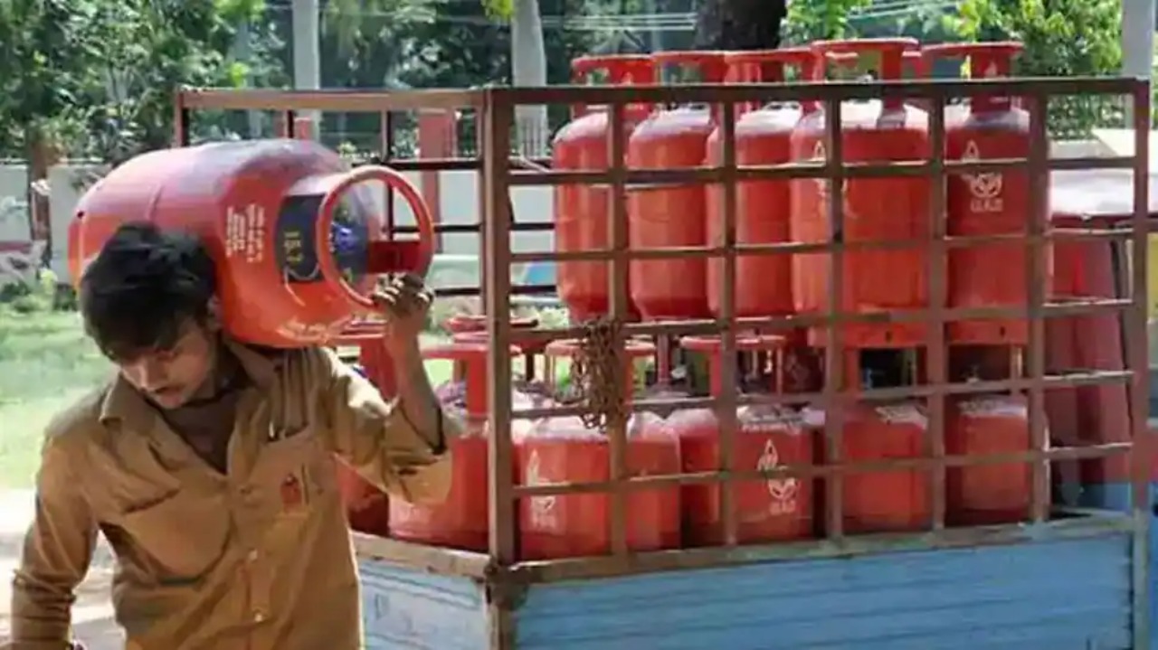 new commercial lpg gas connection security deposit hike by rs 900