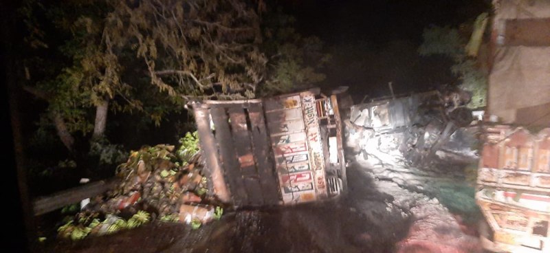 भेरूघाट पर देर रात हादसा , ट्रकों में भिड़ंत के बाद लगी आग , ड्राइवर-क्लीनर जिंदा जले