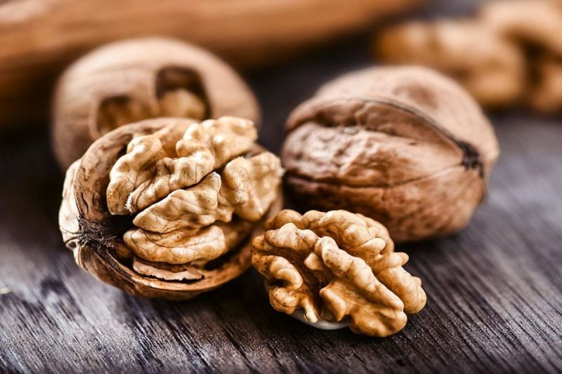 Walnut Benefits: अखरोट खाने के है अनगिनत फायदे, कई बीमारियों को करता है दूर