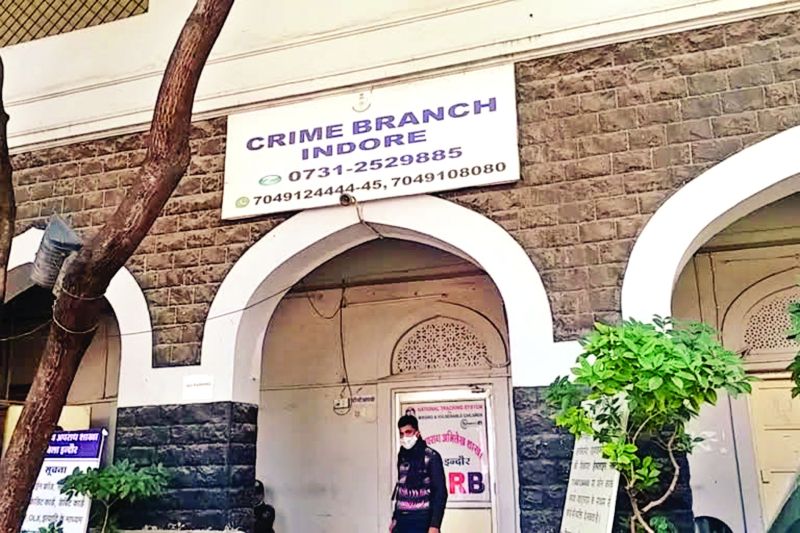 क्राइम ब्रांच में 80 लोग, ज्यादातर सालों से जमे, हटाओ तो लौट आते हैं