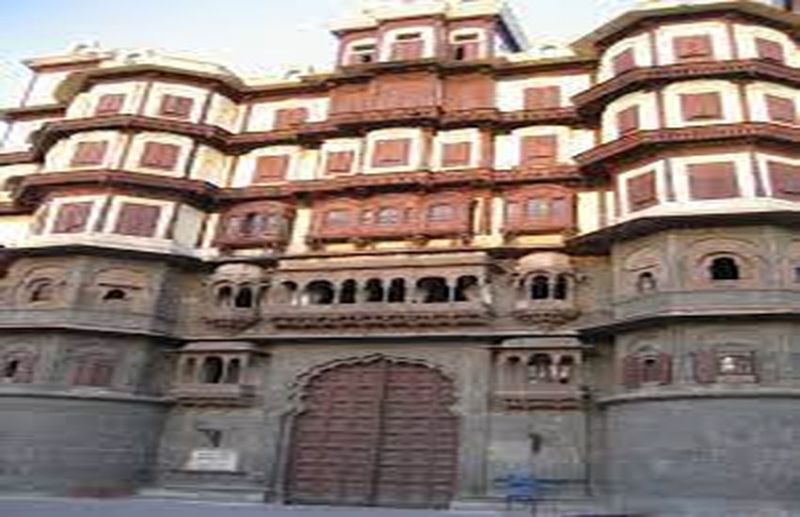 समस्या: बनी बनाई सड़कों की बार-बार खुदाई, नतीजा: लोग परेशान-करोड़ों बर्बाद