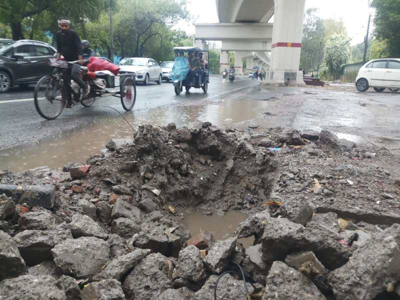 delhi_road.jpg