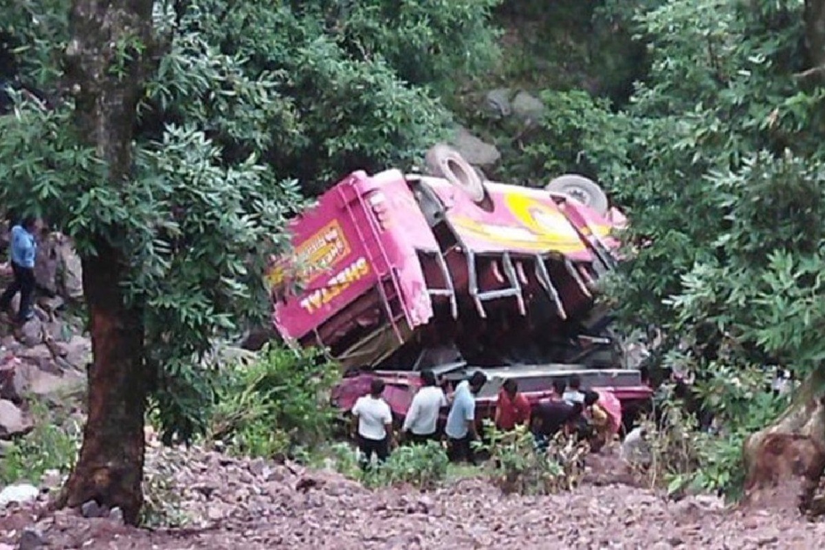 Jammu-Kashmir: Bus falls into gorge in Ramnagar of Jammu-Udhampur, 3 killed, 21 injured in accident 