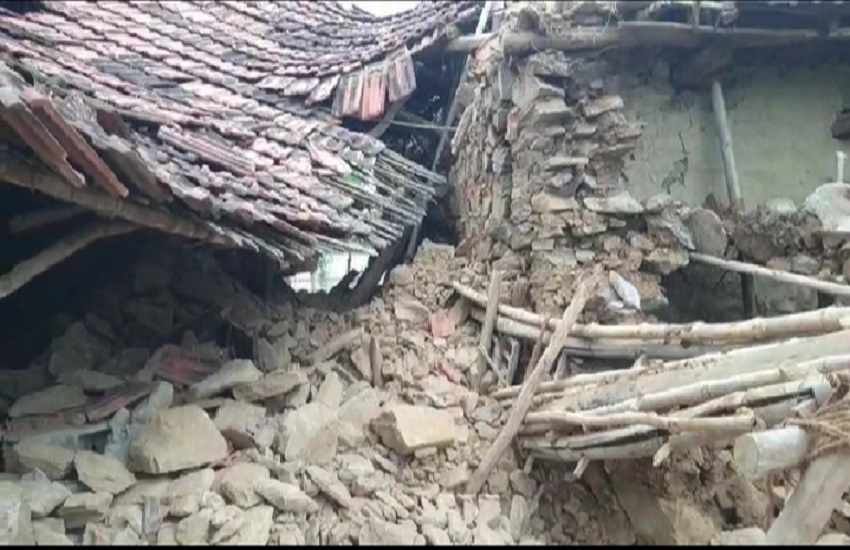 rain : Walls of 60 houses fell due to rain
