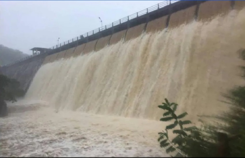 Gujarat Monsoon Gir Somnat कोडिनार-सूत्रापाडा में 10 इंच बारिश