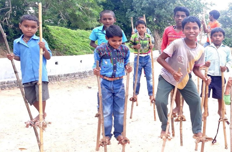 छत्तीसगढ़ के स्कूलों में हरियाली अमावस्या पर गेड़ी नृत्य और गेड़ी प्रतियोगिता