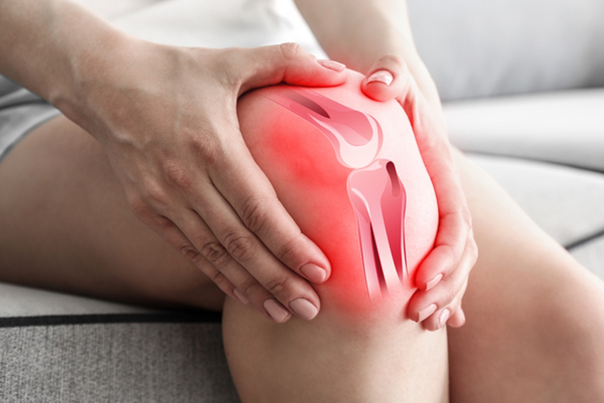 Knee Pain Home Remedies: क्या आप घुटनों के दर्द से हैं परेशान? तो ये घरेलू उपाय दिलाएंगे राहत